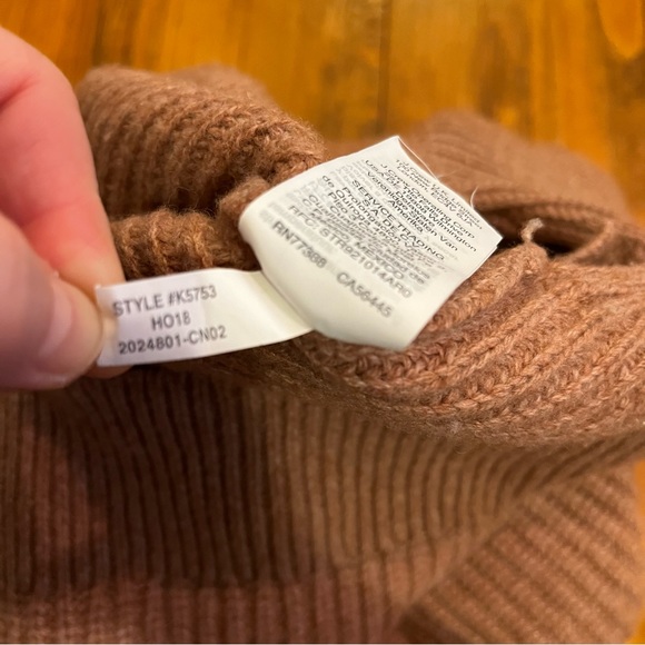 Madewell Boatneck Button-Shoulder Sweater in size Medium - Picture 8 of 9